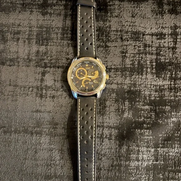 Citizen Eco-Drive Black and Gold watch - Picture 2 of 5